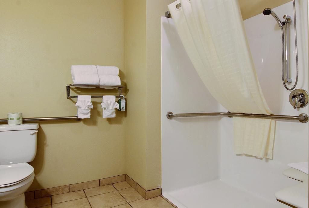 Cobblestone Inn & Suites - Linton Room photo