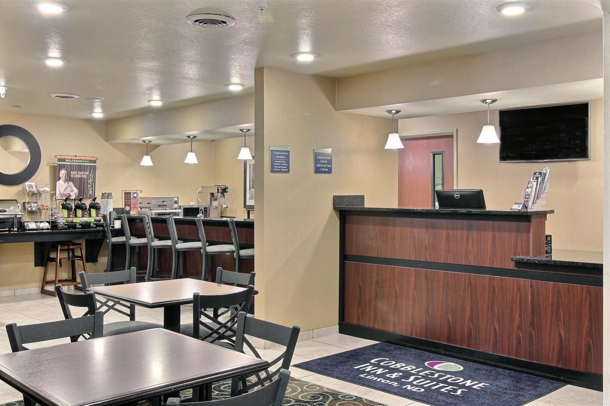 Cobblestone Inn & Suites - Linton Exterior photo